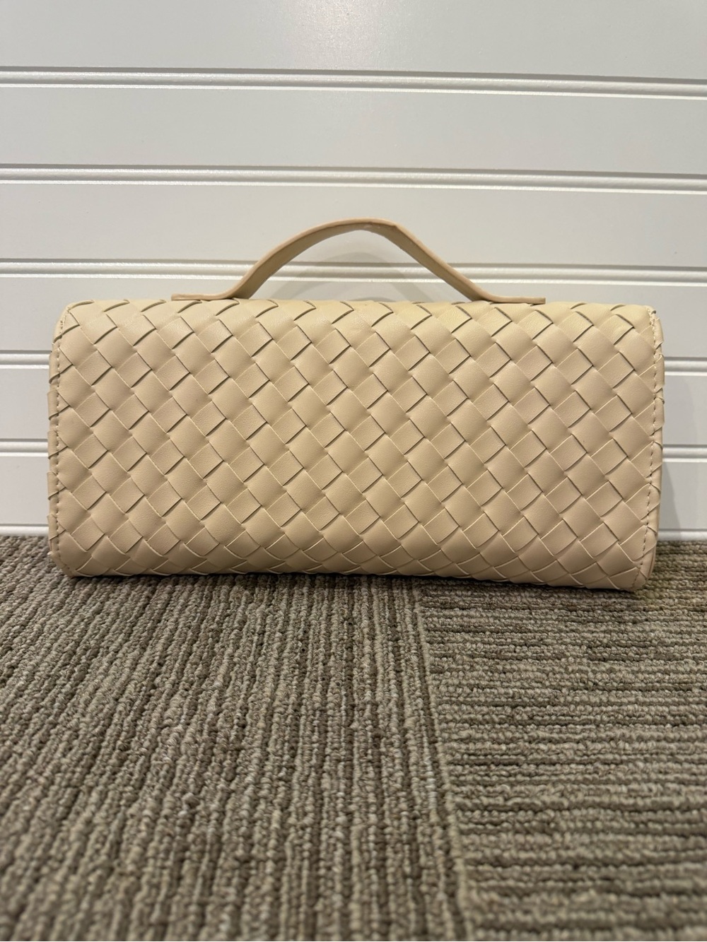 Cream Clutch - Picture 3 of 4